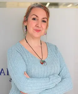 Jessica Jiménez, profesional especializada en el cálculo del valor de automóviles en Pontevedra