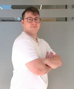 Pablo Edson Vicente, técnico experto en el análisis mecánico y económico de vehículos en Pontevedra